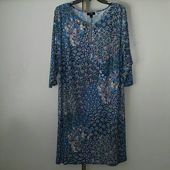 Dress - Picture 1 of 4